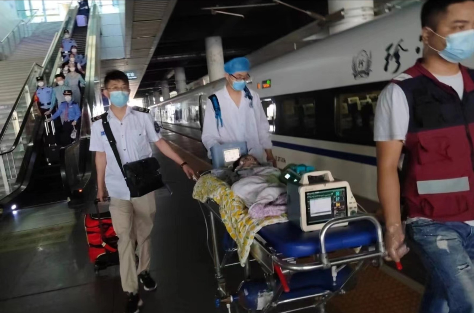 息县高铁转运公司